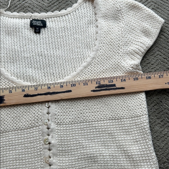 Beerty and Beck Women’s Button Front Knit Crop Top Cream Short Sleeve Cotton M - Picture 8 of 9